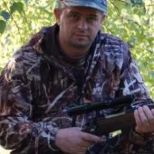 Florin Gavriș, Chasseur professionnel